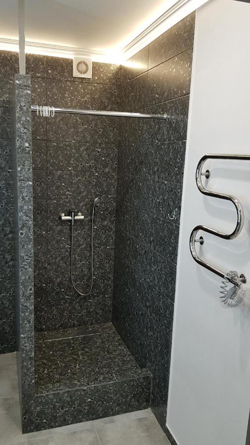 Нові Квартири Біля Вокзалу Іф "Хочу Цю" Apartamento Ivano-Frankivsk Exterior foto