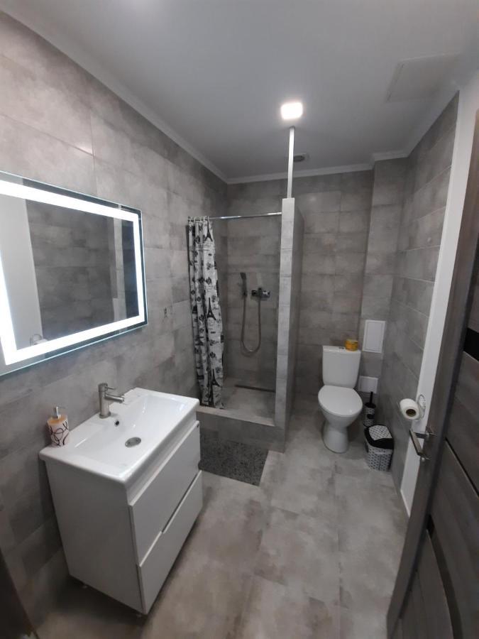 Нові Квартири Біля Вокзалу Іф "Хочу Цю" Apartamento Ivano-Frankivsk Exterior foto